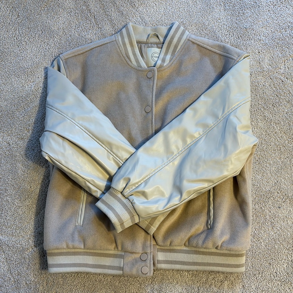 SOLD‼️ Stoosh tan and eggshell bomber jacket